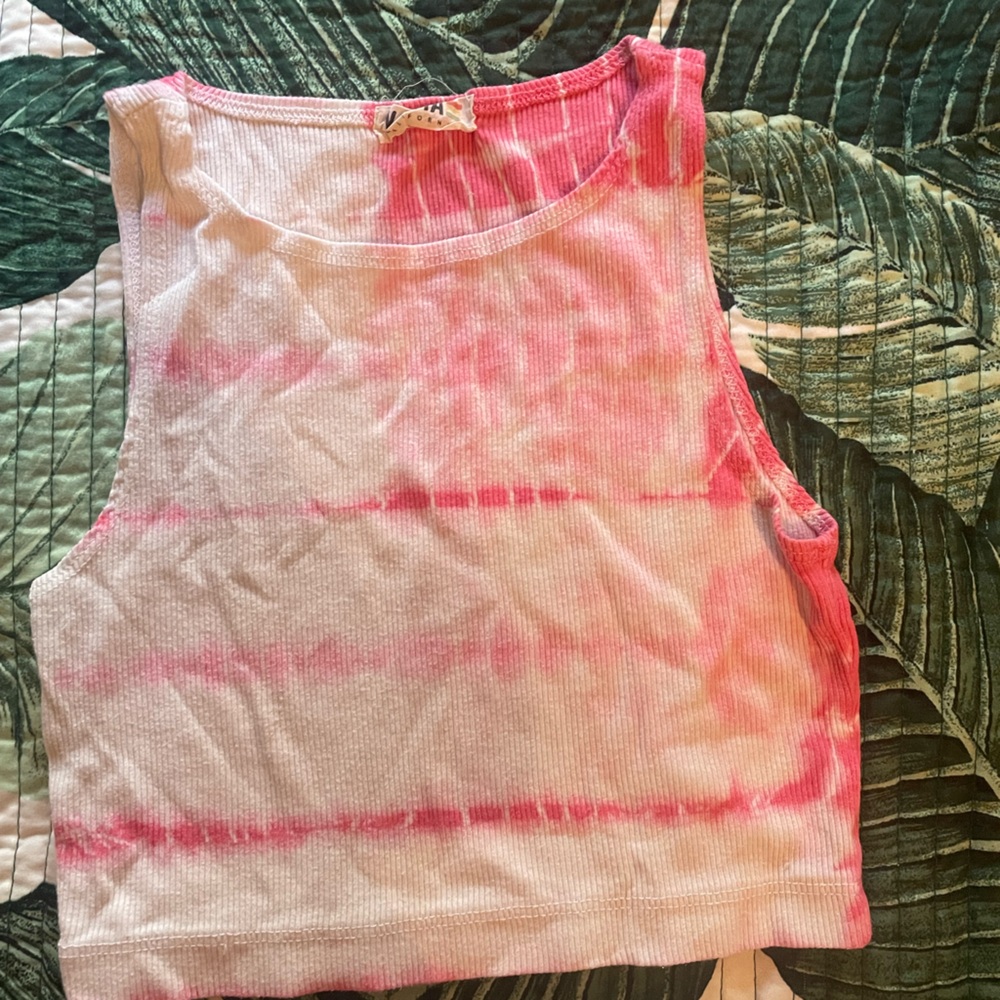 BRAND NEW NEEMA PINK TIE DYE CROP TOP